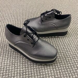 NWOT Platform Lace-Up Women's Shoes in Metallic Silver
